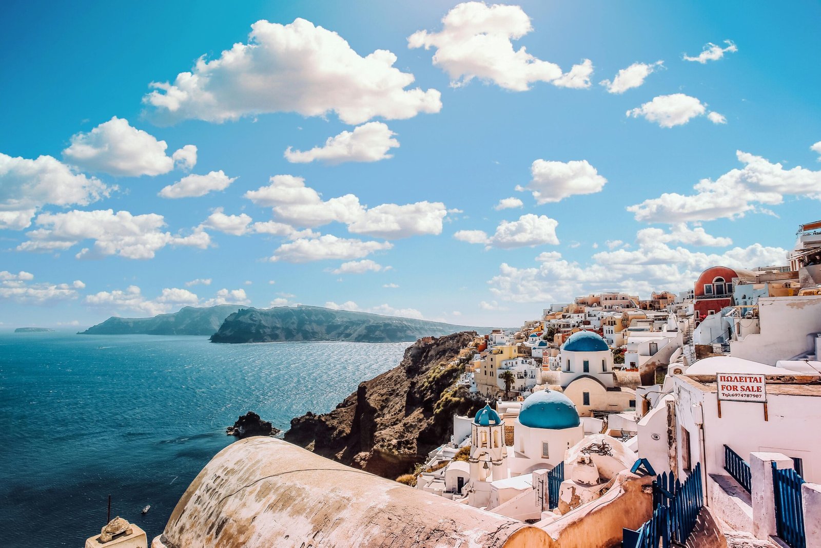 Santorini, Greece
25 best places for couples to travel in November 2024